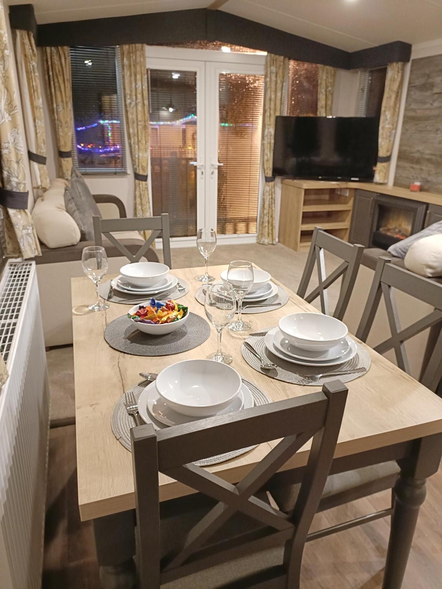Hillingworth's Hot Tub Retreat - Lochmaben